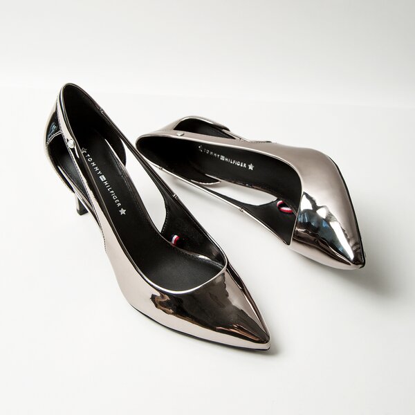 Damskie szpilki / czółenka TOMMY HILFIGER MIRROR METALLIC CUT OUT PUMP fw0fw02972990 kolor czarny