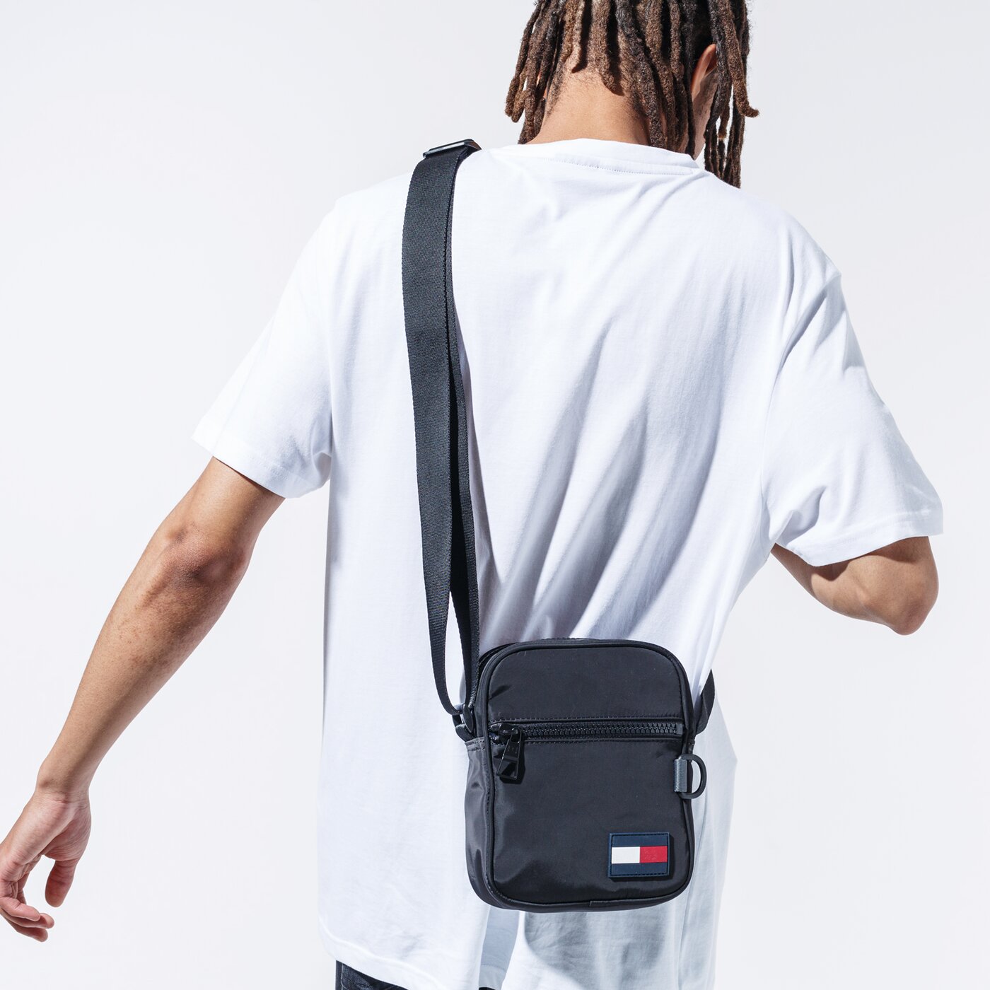 TOMMY HILFIGER TORBA MINI REPORTER am0am05827bds kolor czarny