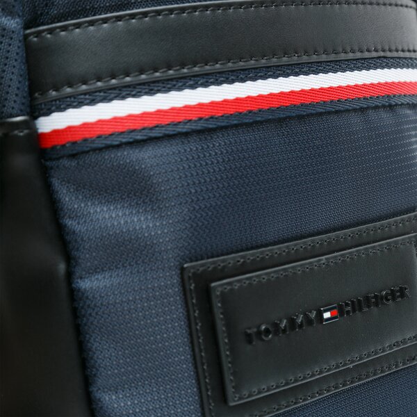 TOMMY HILFIGER TORBA MODERN NYLON MINI CROSSOVER am0am05568cjm kolor granatowy
