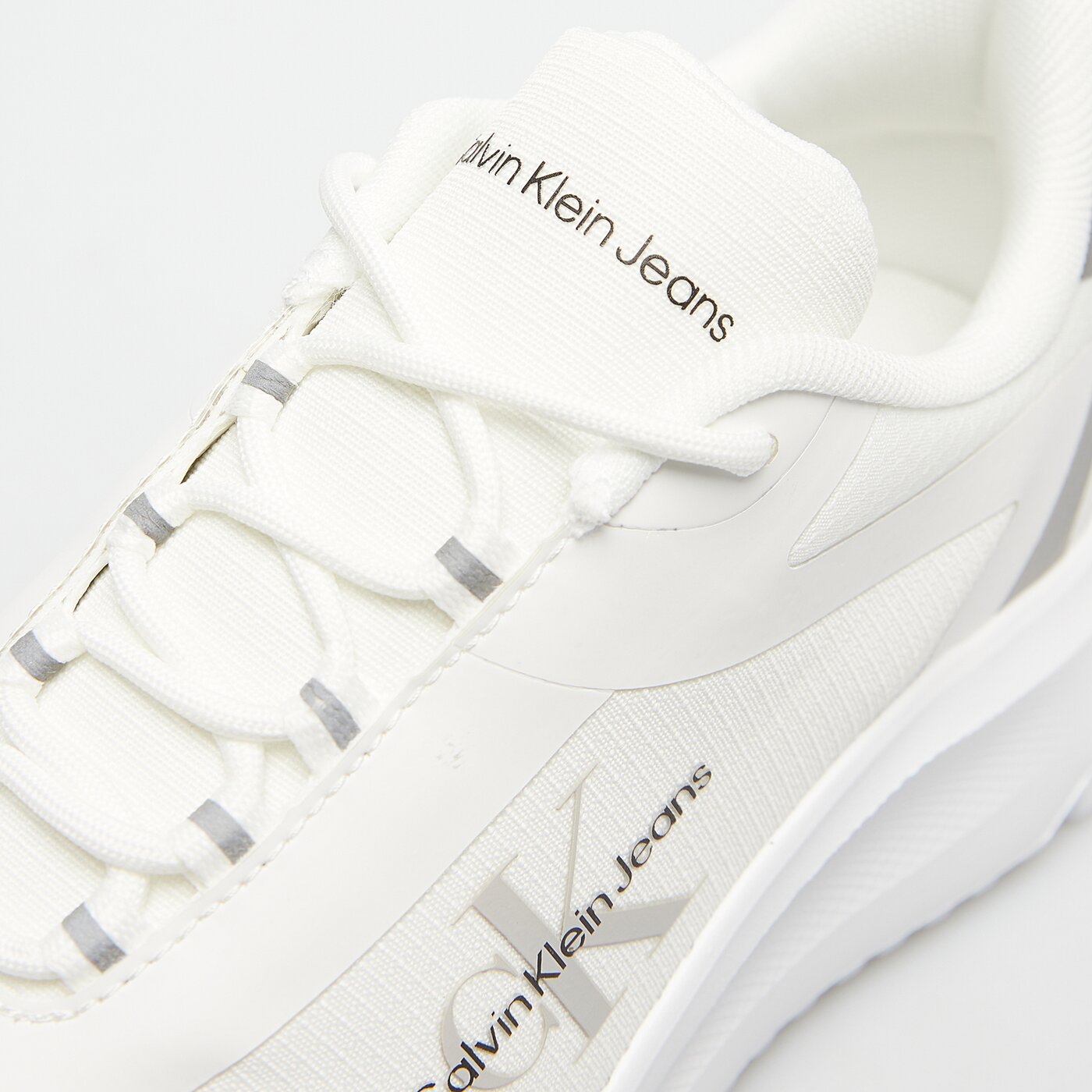 Damskie sneakersy (buty) CALVIN KLEIN EVA RUNNER LACEUP WN yw0yw0144201v kolor biały