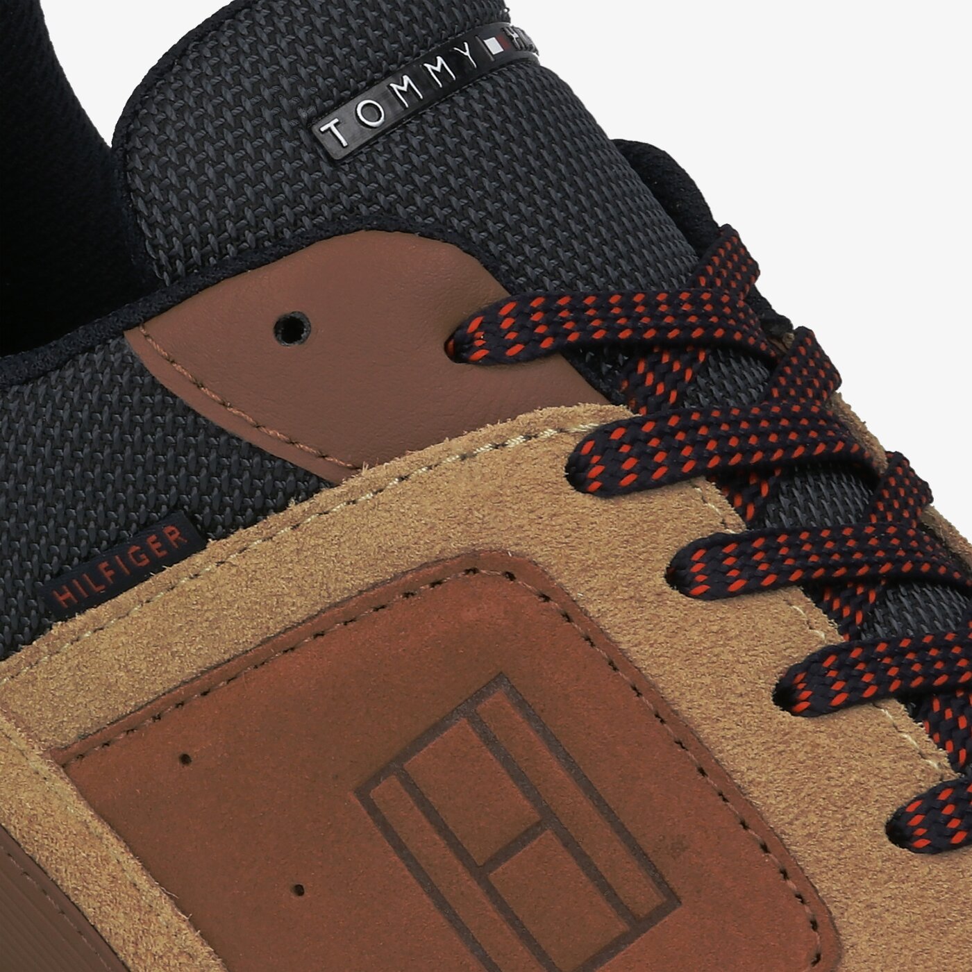 Męskie sneakersy (buty) TOMMY HILFIGER DORIAN 1C2 DORIAN 1C fm0fm03079rbl kolor brązowy