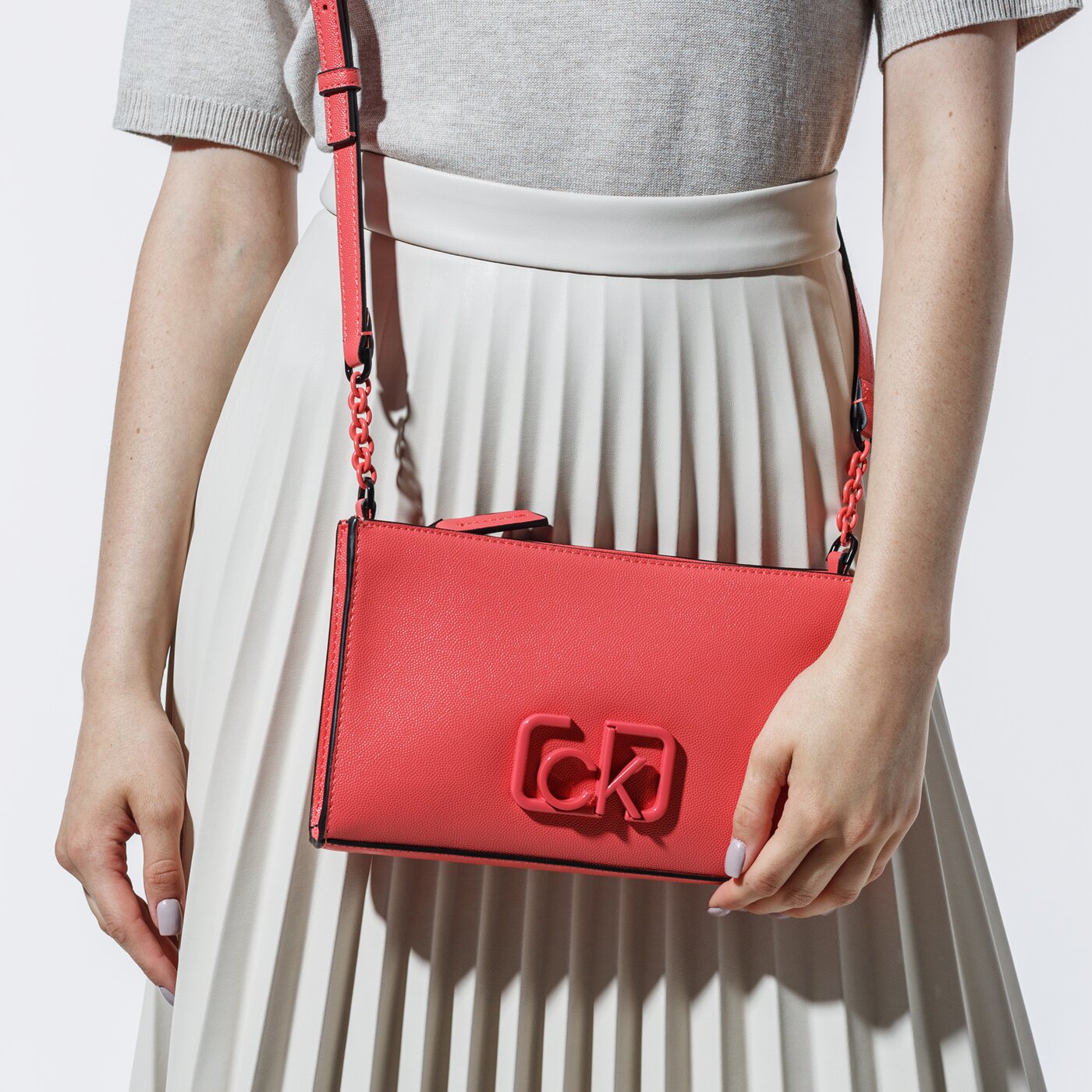 Damska torebka CALVIN KLEIN TOREBKA SIGNATURE EW CROSSBODY k60k606504xa4 kolor różowy