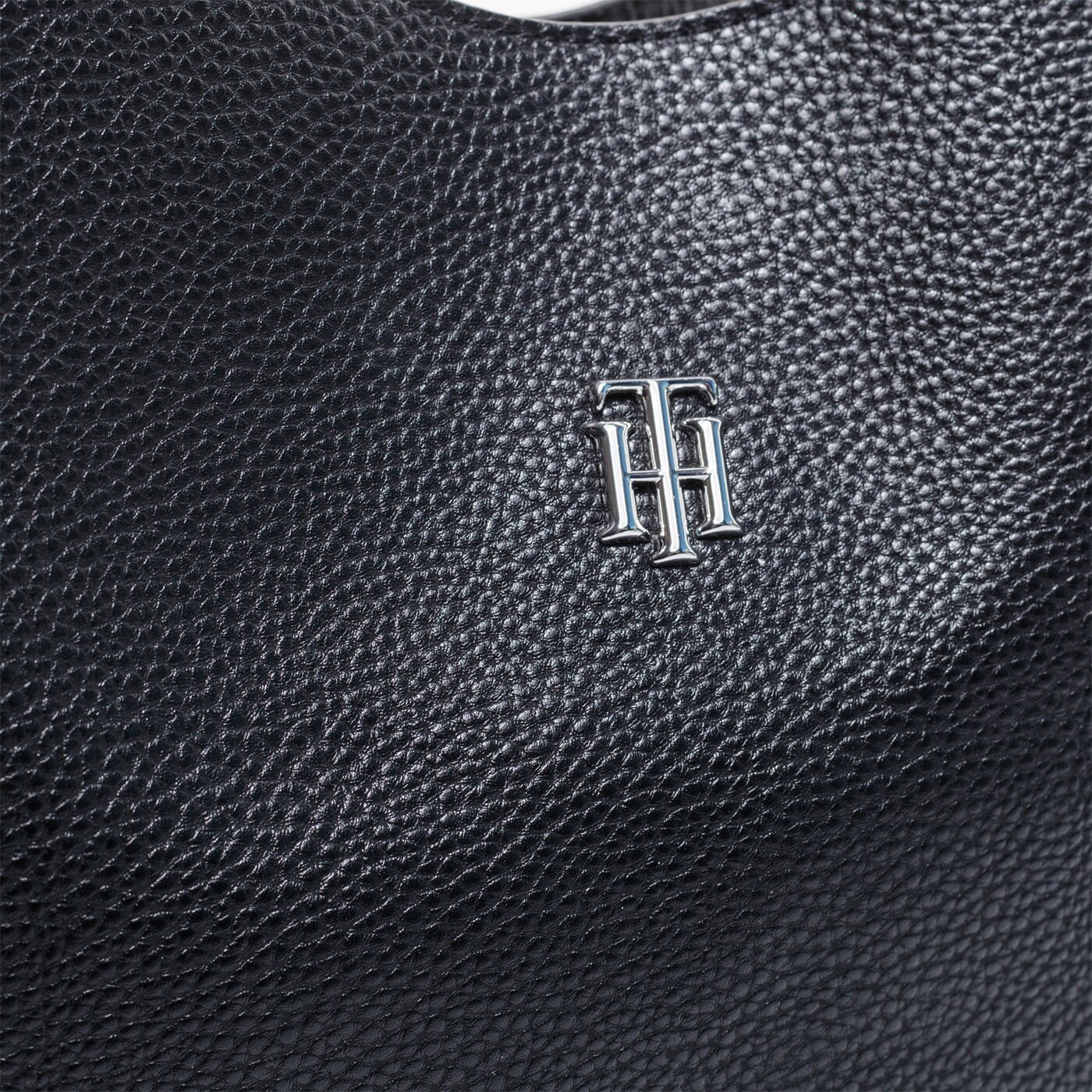 Damska torebka TOMMY HILFIGER TOREBKA TH ESSENCE HOBO aw0aw088430gj kolor czarny