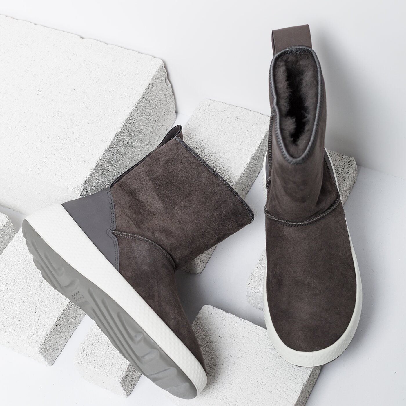 Damskie botki / sztyblety ECCO UKIUK 22100350148 kolor szary