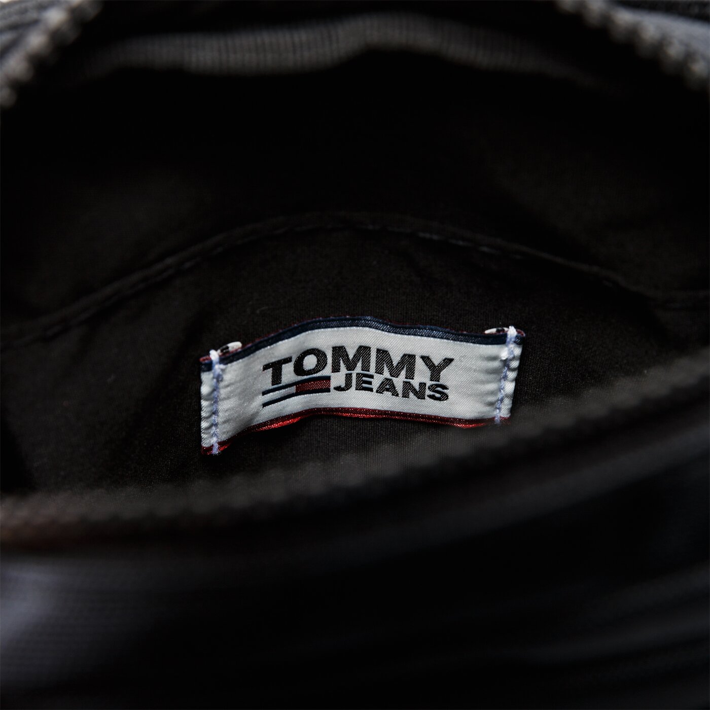 TOMMY HILFIGER TORBA TJM URBAN REPORTER am0am04836002 kolor czarny