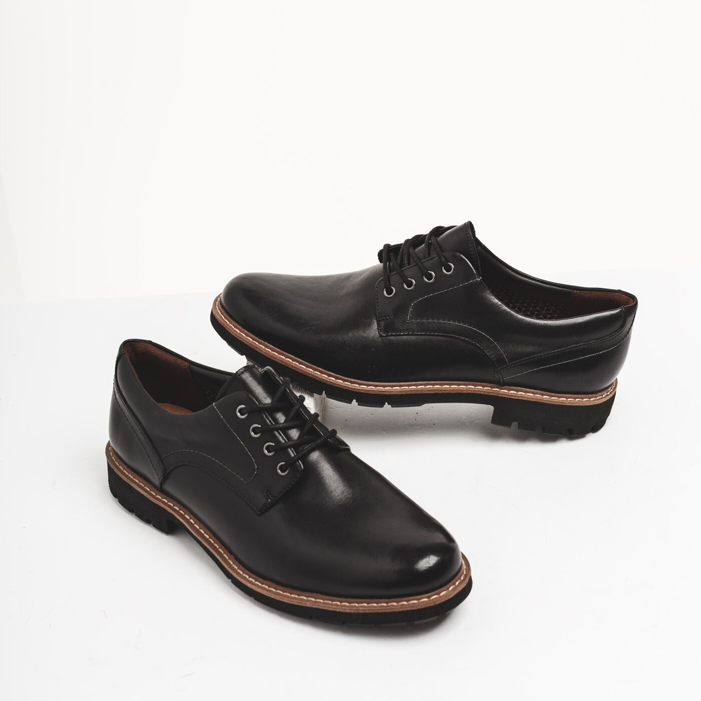 Męskie półbuty CLARKS BATCOMBE HALL 26127549 kolor czarny