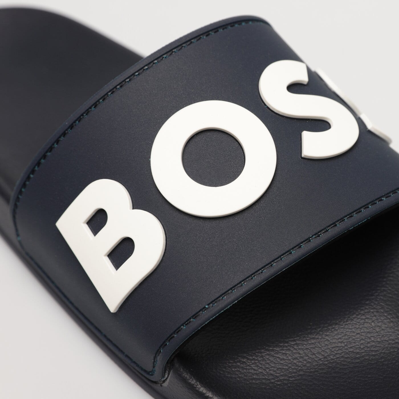 Męskie klapki HUGO BOSS KIRK SLID RBLG 50488911405 kolor granatowy