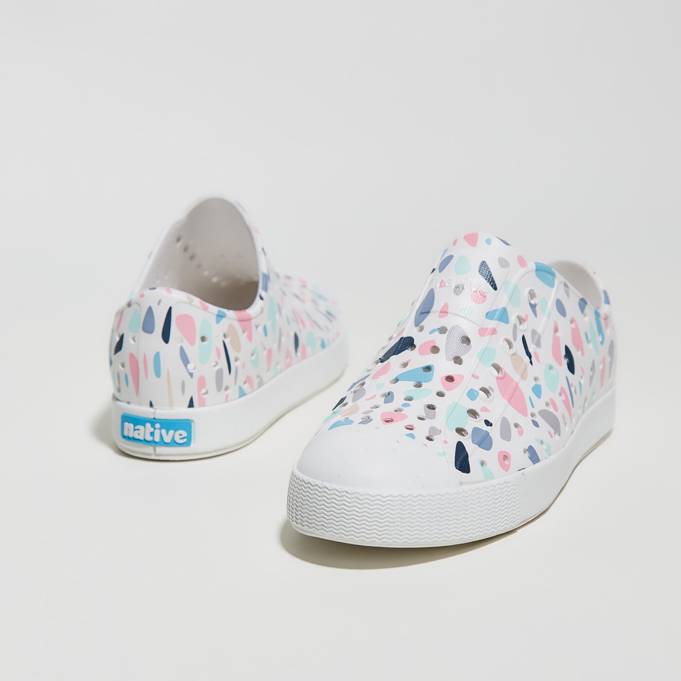 Dziecięce trampki NATIVE JEFFERSON PRINT JUNIOR 12100101-8965 kolor biały