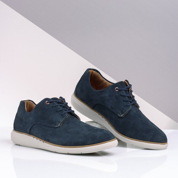 Męskie półbuty CLARKS UN VOYAGEPLAIN 26141176 kolor granatowy