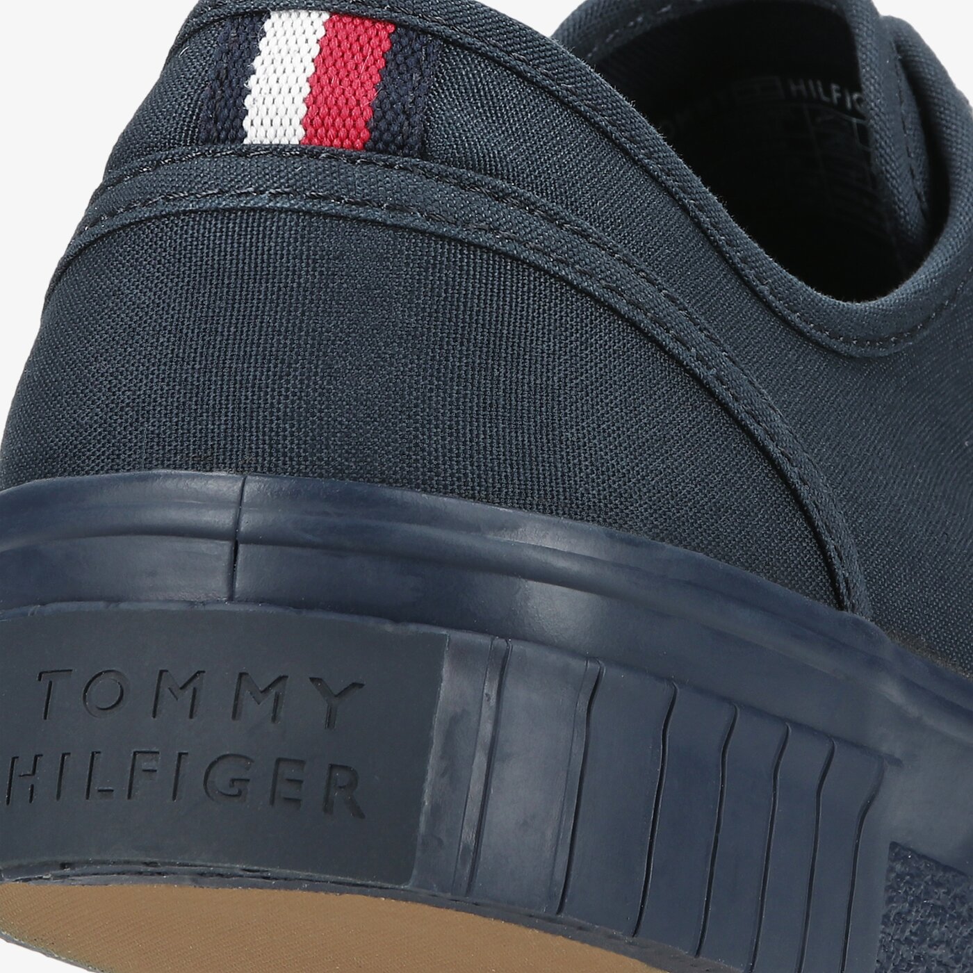 Męskie trampki TOMMY HILFIGER ELEVATED SEASONAL VULC TEXTILE fm0fm03434dw5 kolor granatowy