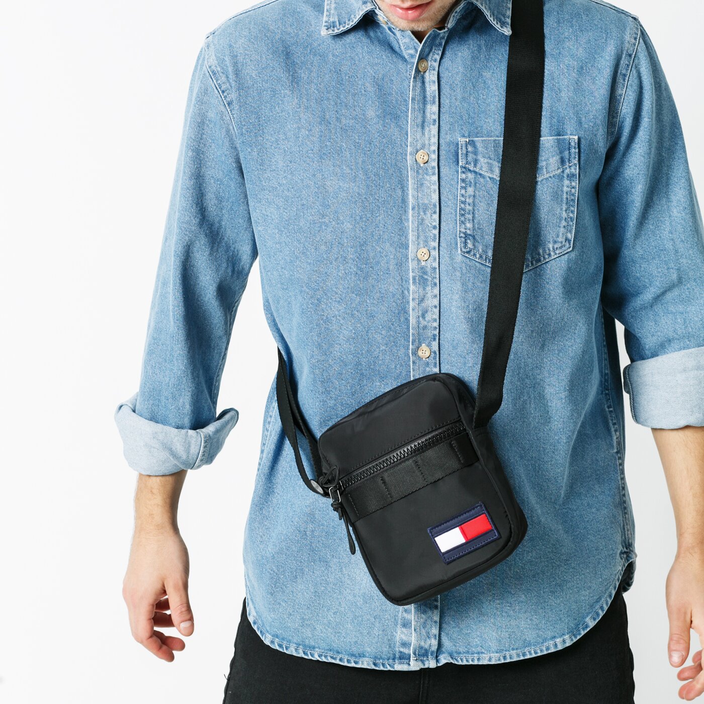 TOMMY HILFIGER TORBA TOMMY MINI REPORTER am0am05984bds kolor czarny