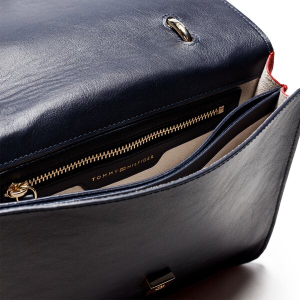 Damska torebka TOMMY HILFIGER TOREBKA TOMMY LEATHER CROSSOVER aw0aw05723902 kolor granatowy