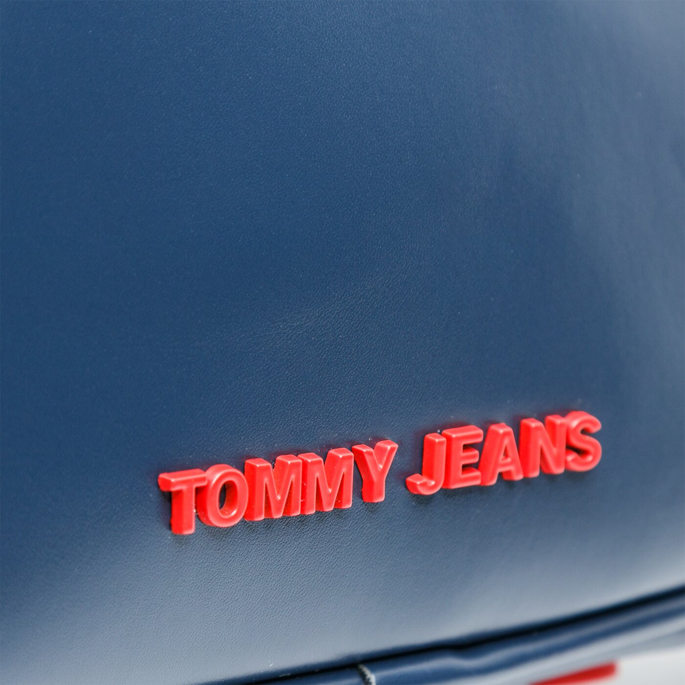 Damska torebka TOMMY HILFIGER TOREBKA TJW NEW GEN CROSSOVER aw0aw085660gy kolor granatowy