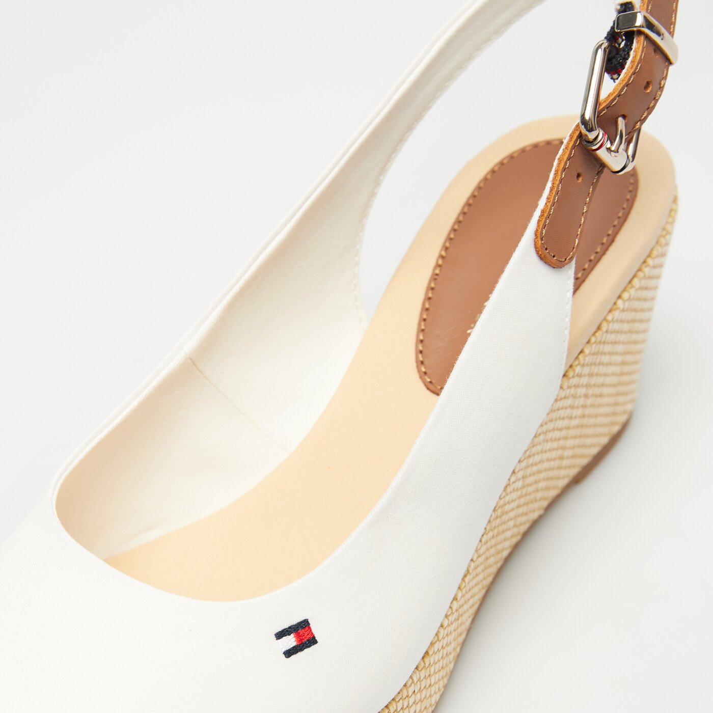 Damskie szpilki / czółenka TOMMY HILFIGERICONIC ELBA SLING BACK WEDGE fw0fw04788ybl kolor biały