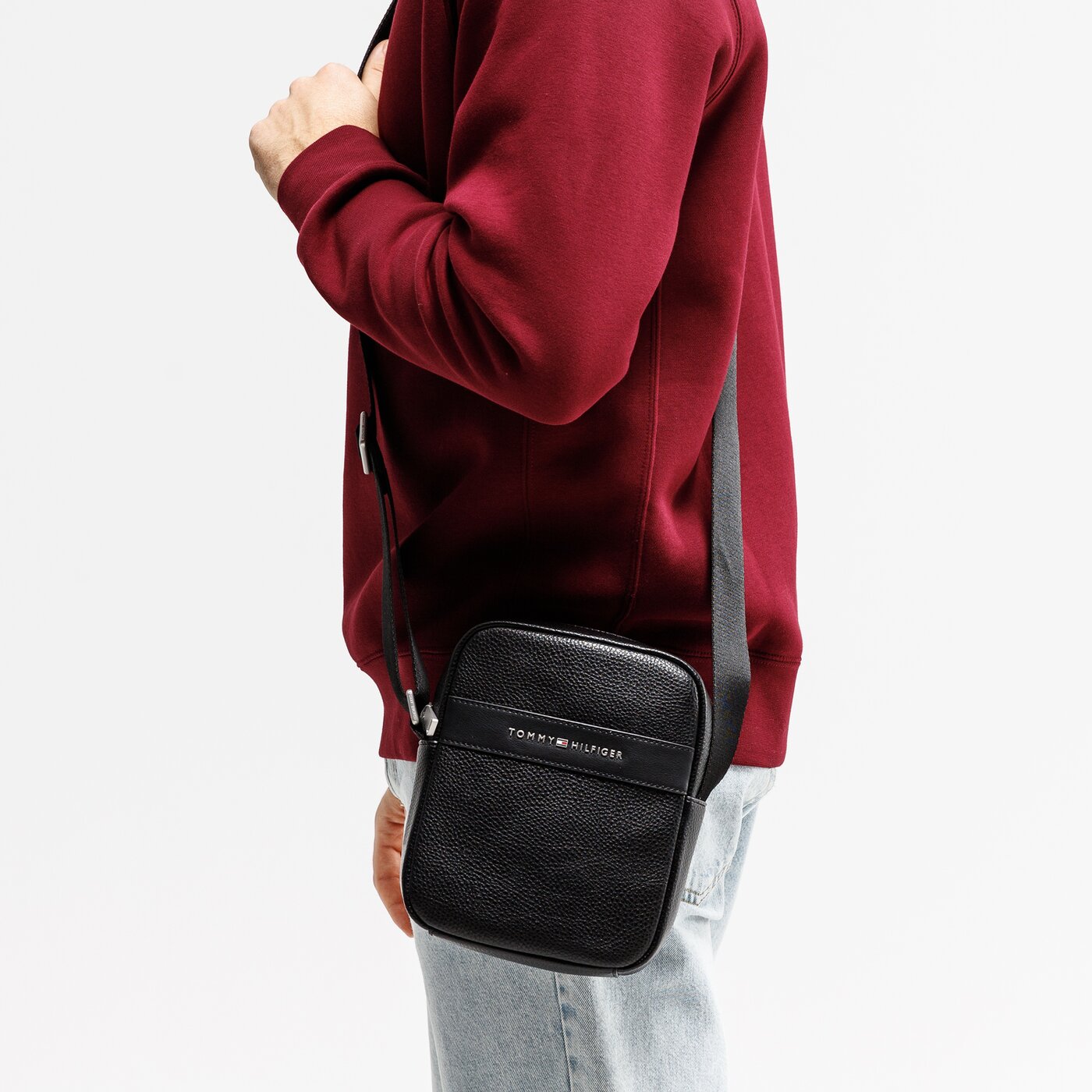 TOMMY HILFIGER TORBA TH MODERN MINI REPORTER am0am06264bds kolor czarny