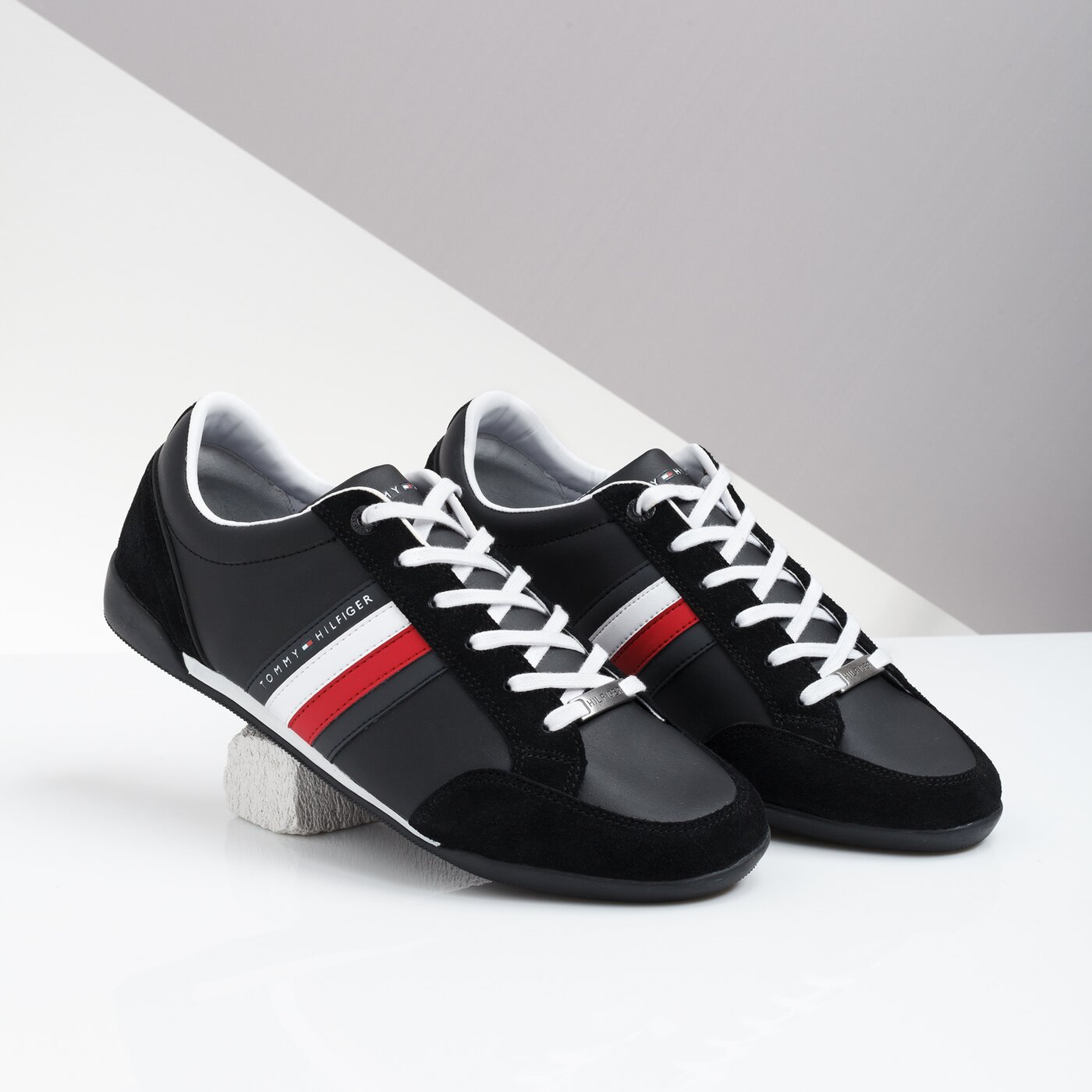 Męskie sneakersy (buty) TOMMY HILFIGER ROYAL 6C fm0fm02046990 kolor czarny