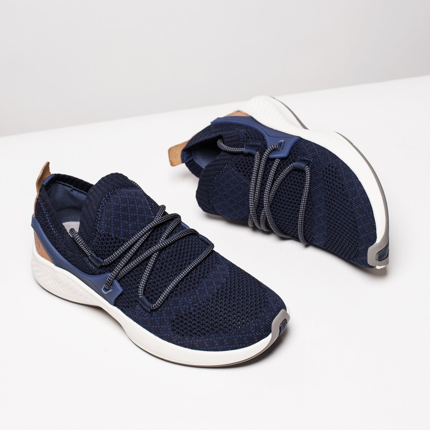 Damskie sneakersy (buty) TIMBERLAND FLYROAM GO KNIT CHUKKA a1s1k kolor granatowy