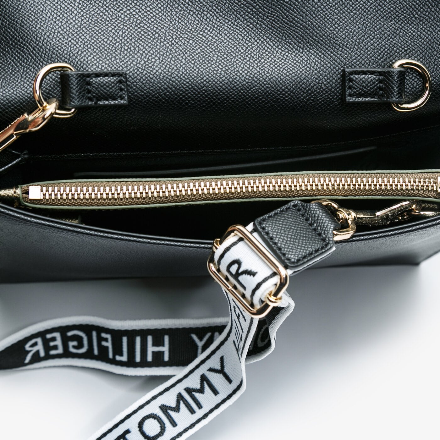 Damska torebka TOMMY HILFIGER TOREBKA TOMMY PARTY CROSSOVER aw0aw081090hs kolor czarny