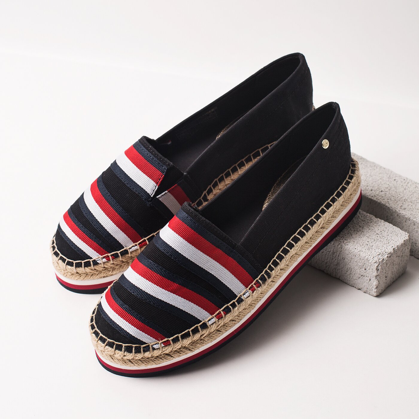 Damskie espadryle TOMMY HILFIGER CORPORATE RIBBON FLATFORM fw0fw02221990 kolor czarny