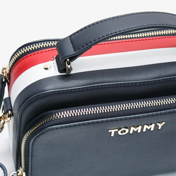 Damska torebka TOMMY HILFIGER TOREBKA TH CORPORATE TRUNK aw0aw076910gz kolor granatowy