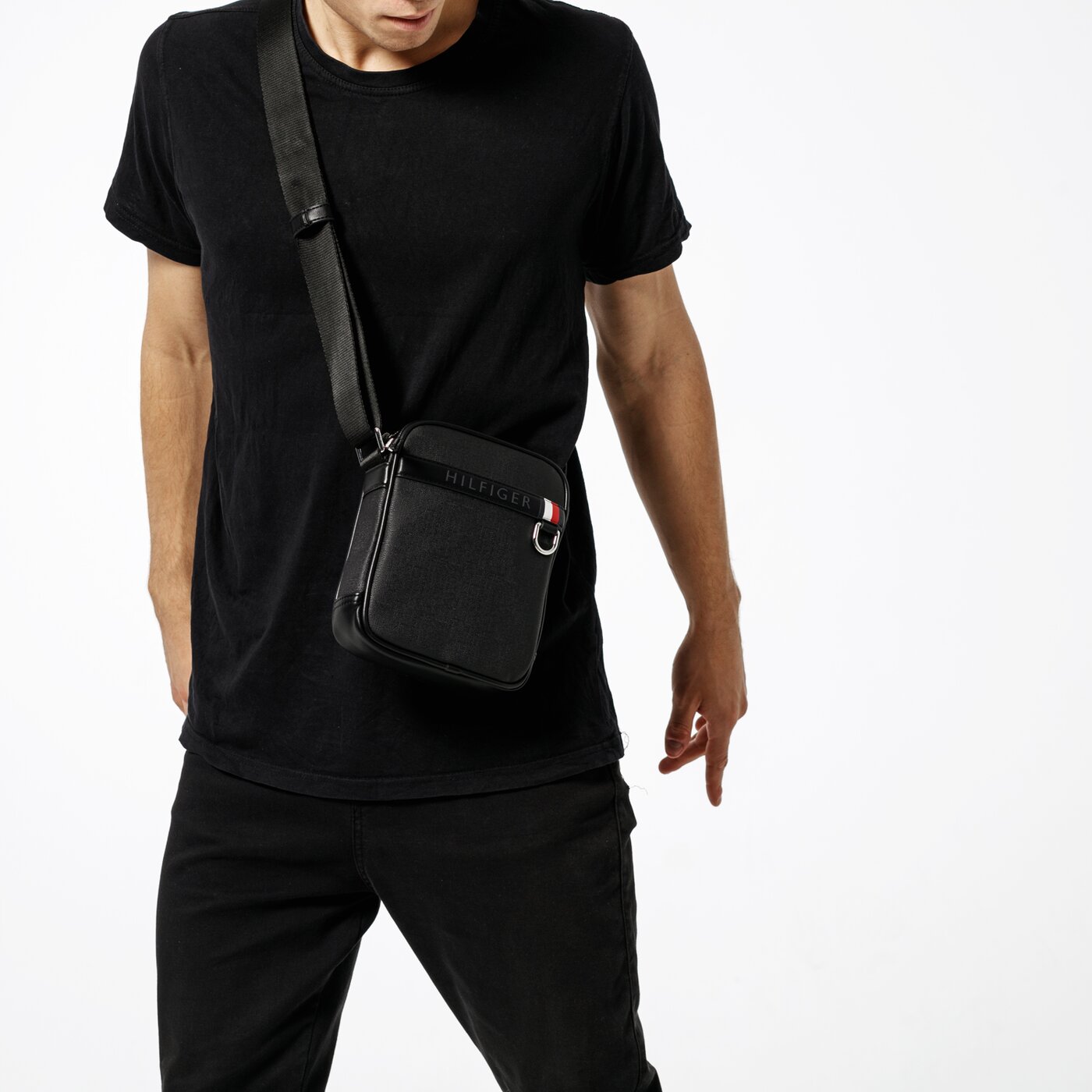 TOMMY HILFIGER TORBA COATED CANVAS MINI REPORTER am0am04772002 kolor czarny