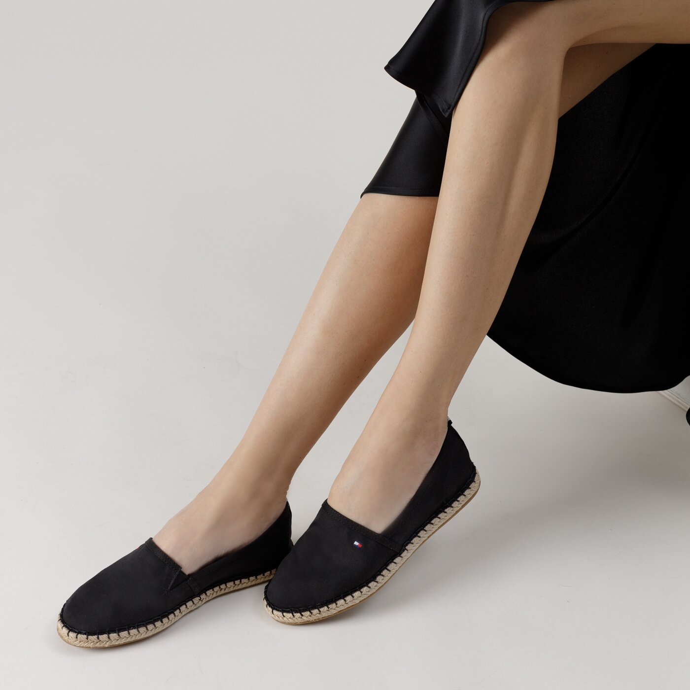 Damskie espadryle TOMMY HILFIGER BASIC TOMMY FLAT ESPADRILLE fw0fw06497bds kolor czarny