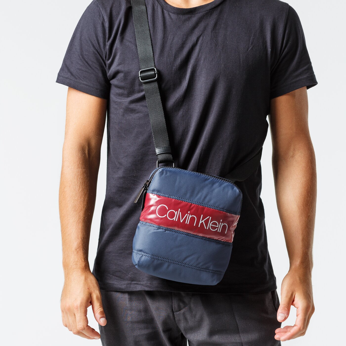 CALVIN KLEIN TORBA PUFFER MINI REPORTER k50k504785cef kolor czarny