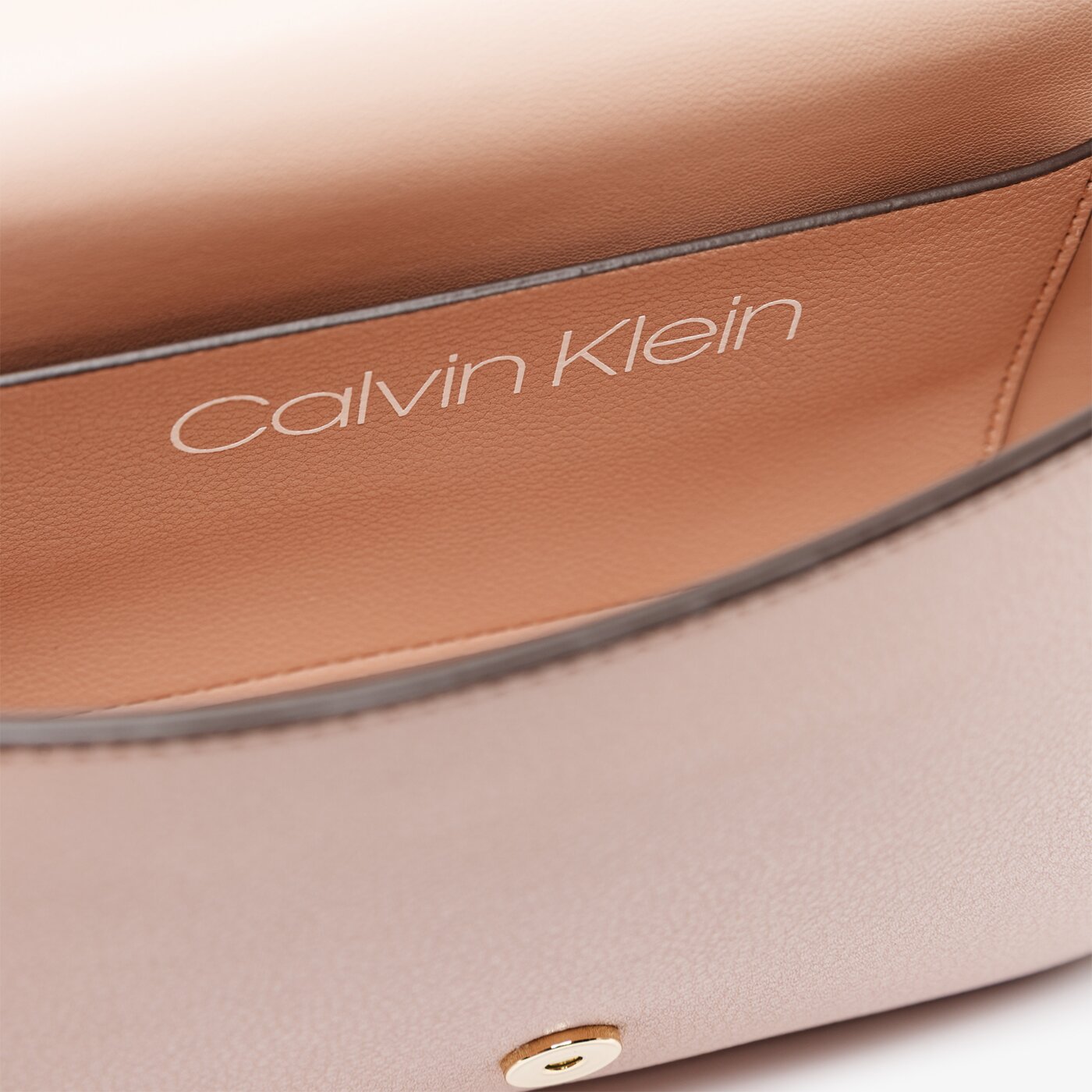 Damska torebka CALVIN KLEIN TOREBKA DRESSED UP XBODY k60k605374646 kolor różowy