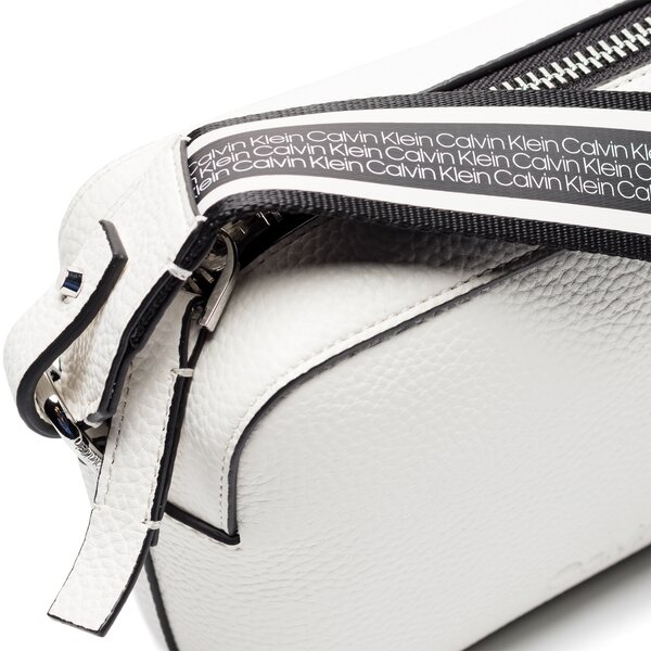 Damska torebka CALVIN KLEIN TOREBKA RACE CROSSBODY k60k604881102 kolor biały