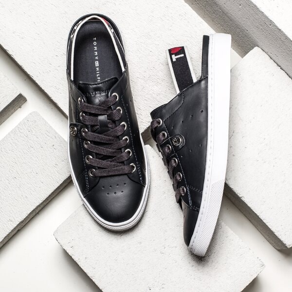 Damskie trampki TOMMY HILFIGER V1285ENUS 3A1 fw0fw00621403 kolor granatowy