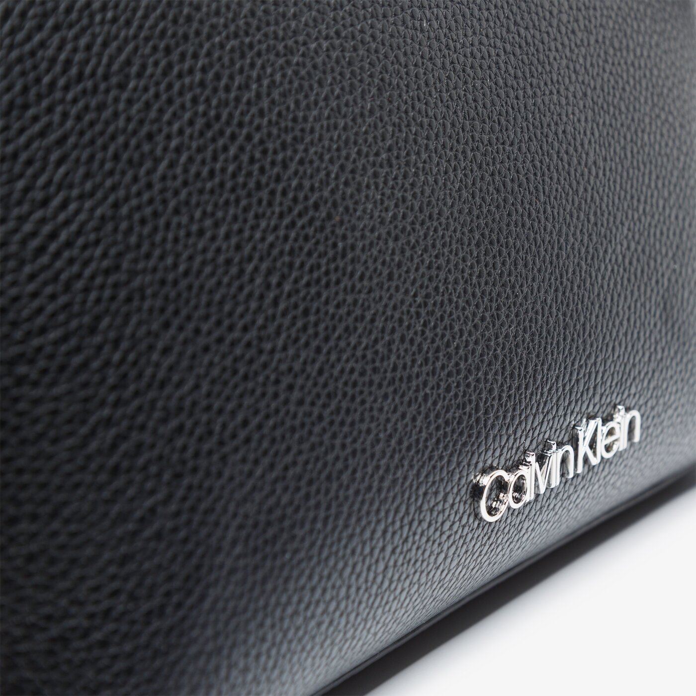 Damska torebka CALVIN KLEIN TOREBKA NEAT CROSSBODY k60k606486bax kolor czarny