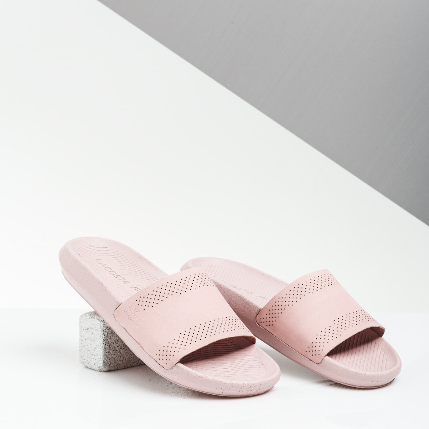 Damskie klapki LACOSTE CROCO SLIDE 119 1 CFA 737cfa0003lp2 kolor różowy