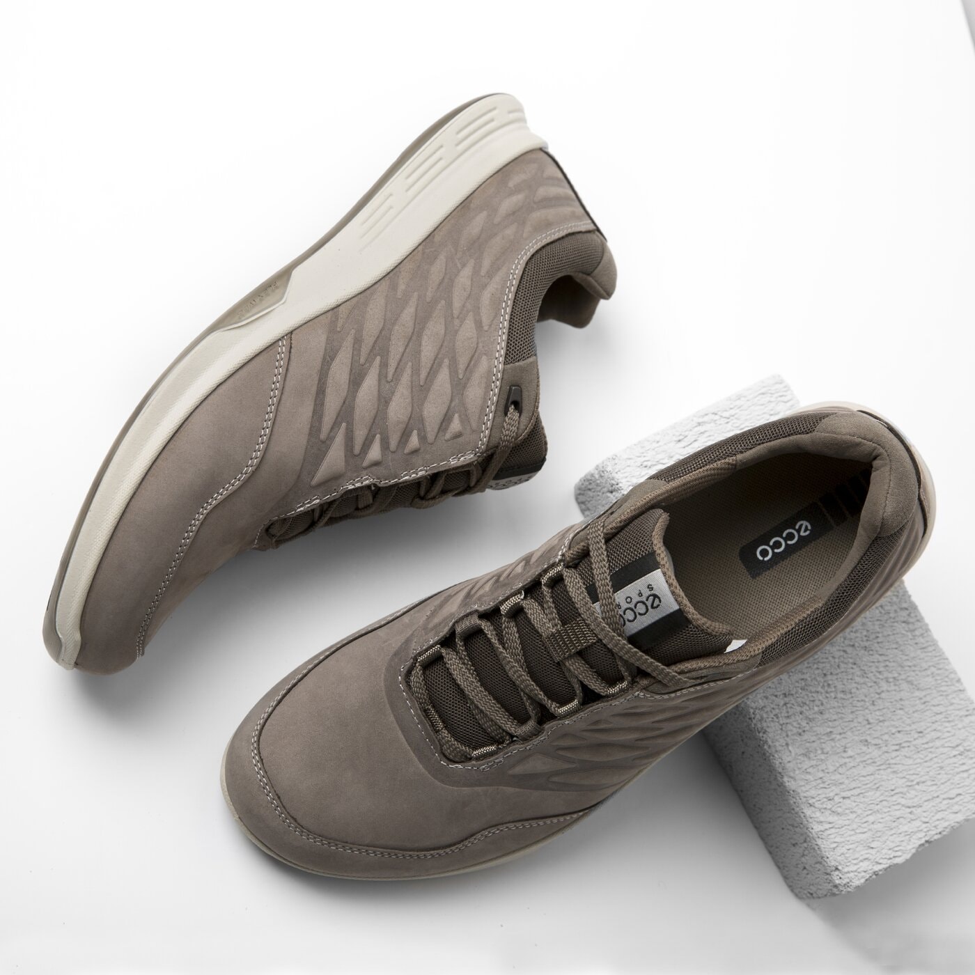 Męskie półbuty ECCO EXCEED 87000402375 kolor brązowy