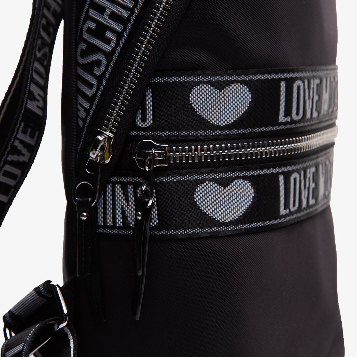 Damski plecak LOVE MOSCHINO PLECAK LOVE MOSCHINO jc4282pp0ako100a kolor czarny