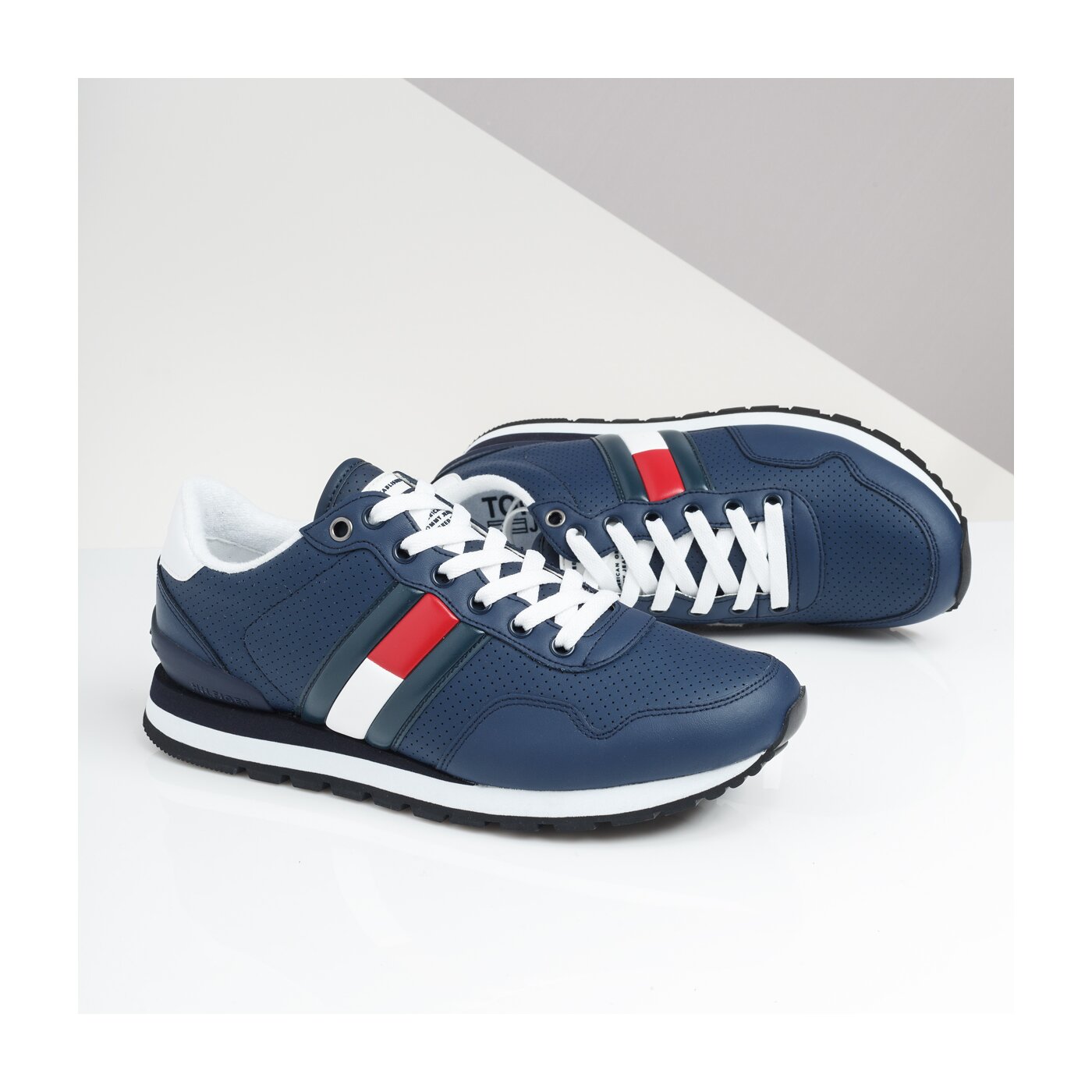 Męskie sneakersy (buty) TOMMY HILFIGER BARON 1A em0em00263006 kolor granatowy