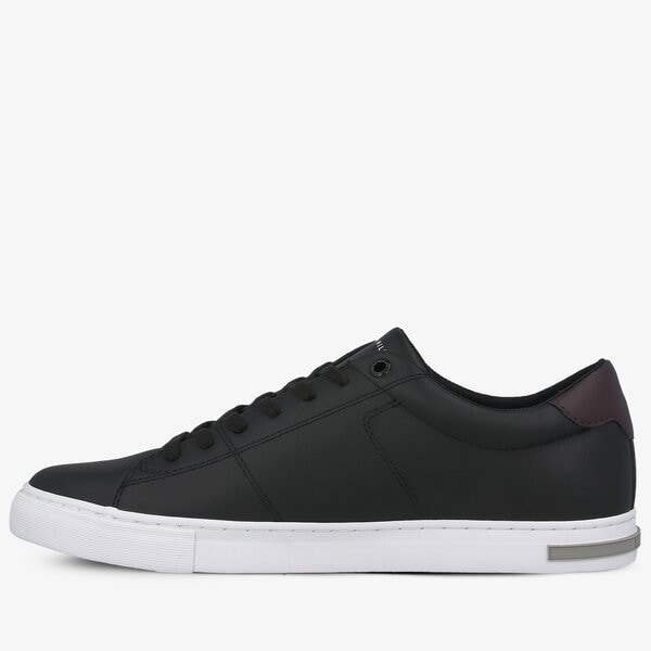 Męskie trampki TOMMY HILFIGER JAY 16A ESSENTIAL LEATHER DETAIL VULC fm0fm02977bds kolor czarny