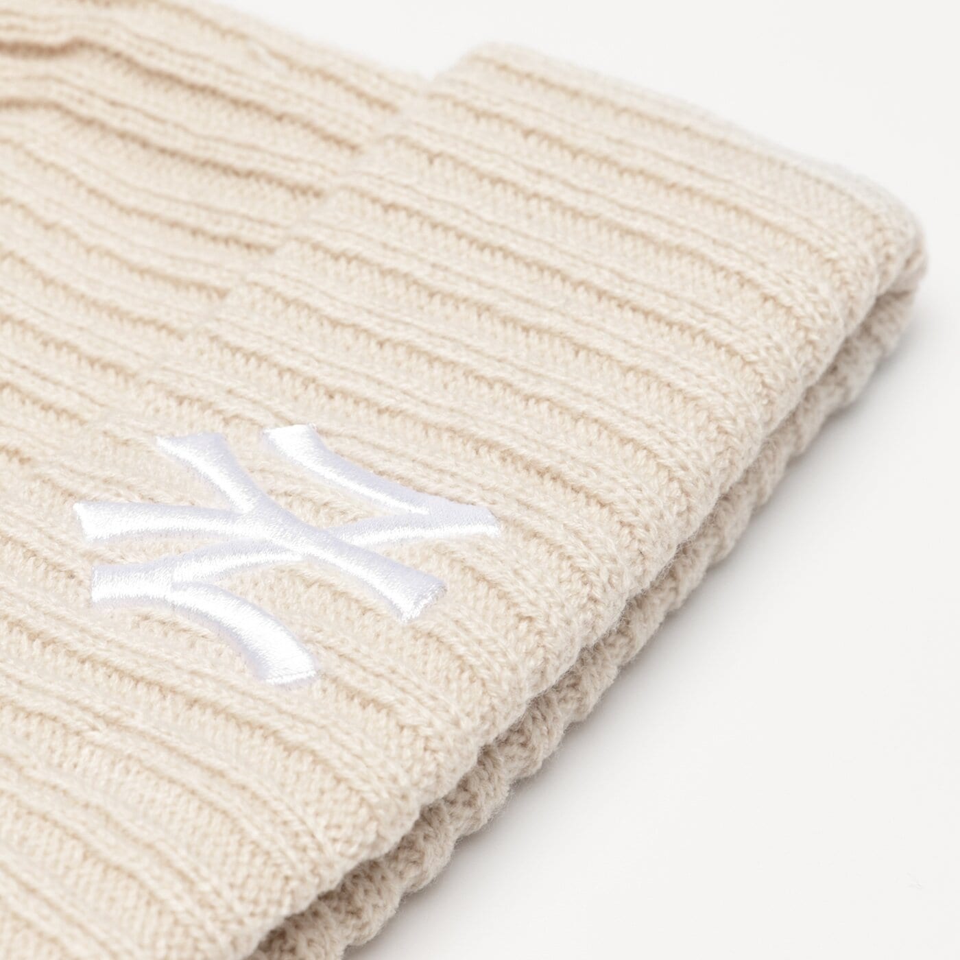 Damska czapka zimowa NEW ERA CZAPKA WMNS DOUBLE POM BEANIE NYY NEW YORK YANKEES 60364292 kolor beżowy