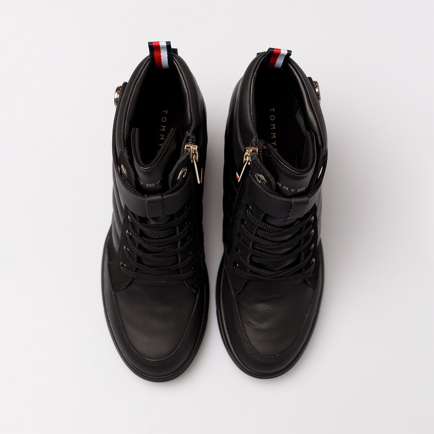 Damskie sneakersy (buty) TOMMY HILFIGER WEDGE SNEAKER BOOT fw0fw06752bds kolor czarny