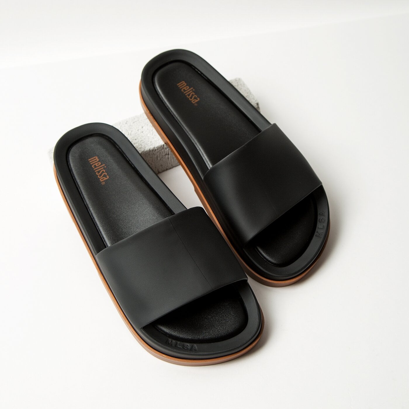 Damskie klapki MELISSA BEACH SLIDE PLATFORM 3235051620 kolor czarny