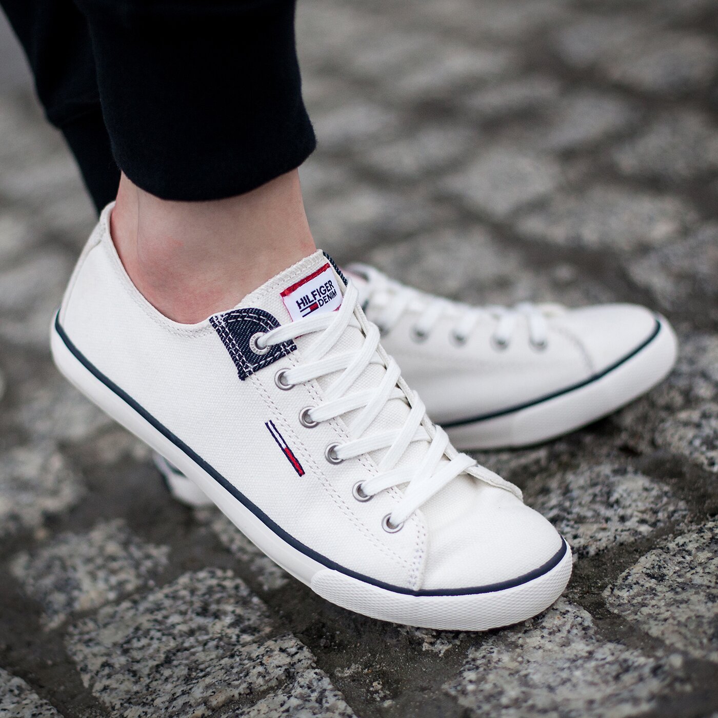 Damskie trampki TOMMY HILFIGER H1385ILTON 7D en56820997121 kolor biały