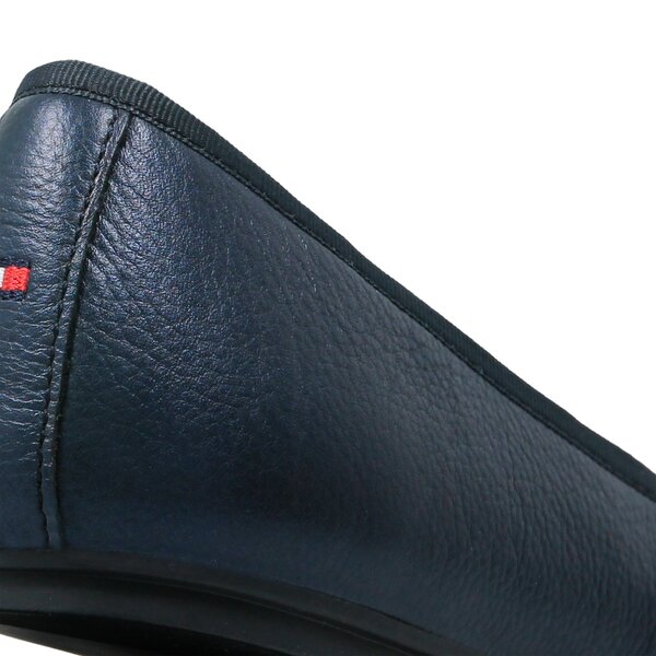 Damskie baleriny (buty) TOMMY HILFIGER BASIC METALLIC BALLERINA CHARM fw0fw02647406 kolor granatowy