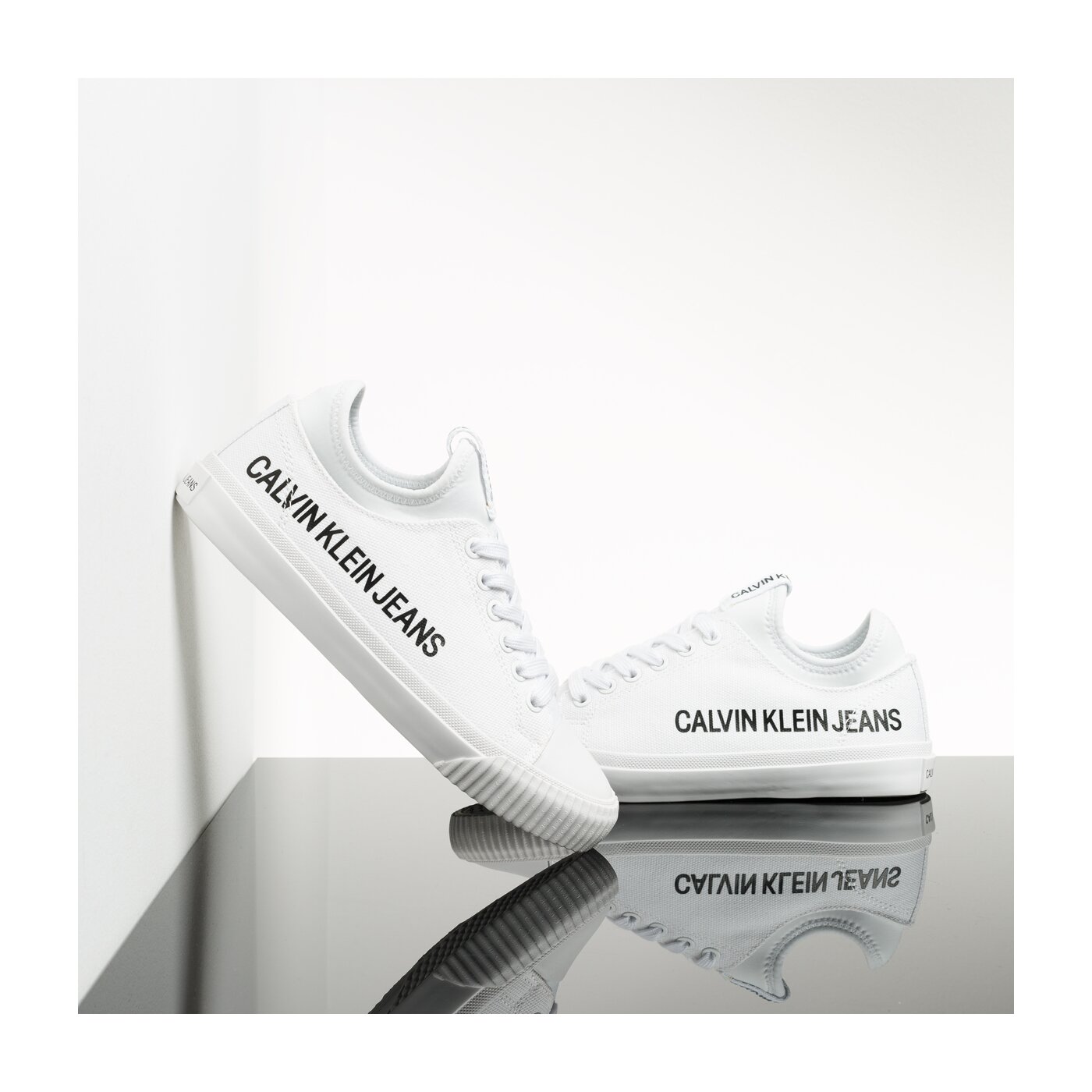 Damskie trampki CALVIN KLEIN IANTHA r0809wth kolor biały