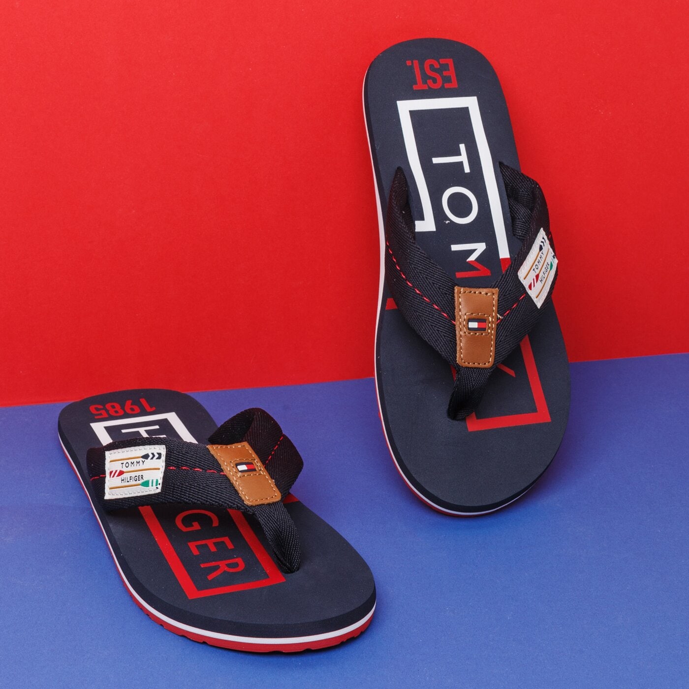 Męskie klapki TOMMY HILFIGER HILFIGER BADGE BEACH SANDAL fm0fm02706dw5 kolor granatowy