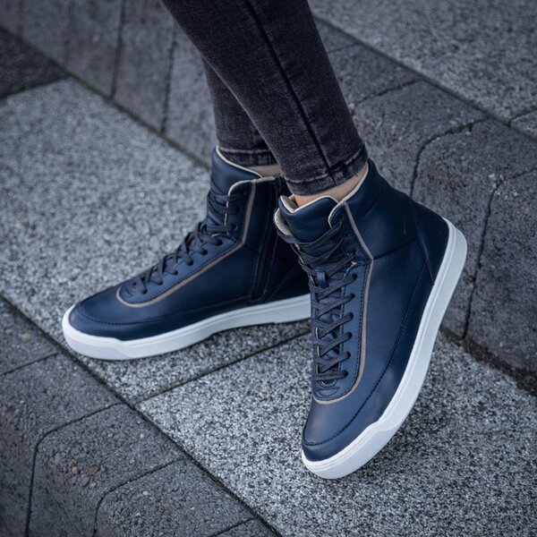Damskie trampki LACOSTE EXPLORATEUR CALF 316 1 732caw0118003 kolor granatowy