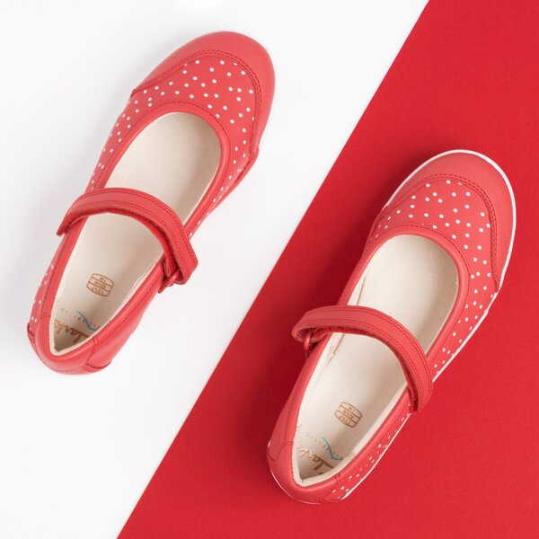 Dziecięce sandały / klapki CLARKS EMERY HALO K 26141156 kolor czerwony