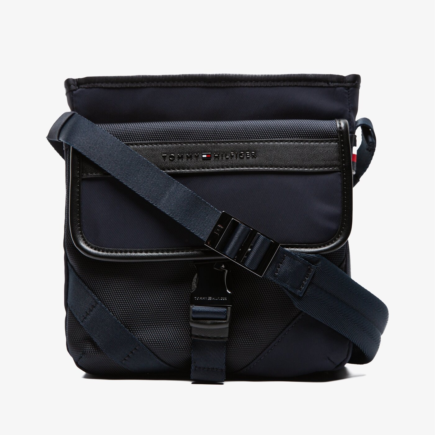 TOMMY HILFIGER TORBA ELEVATED NYLON FLAP XOVER am0am05442cjm kolor granatowy