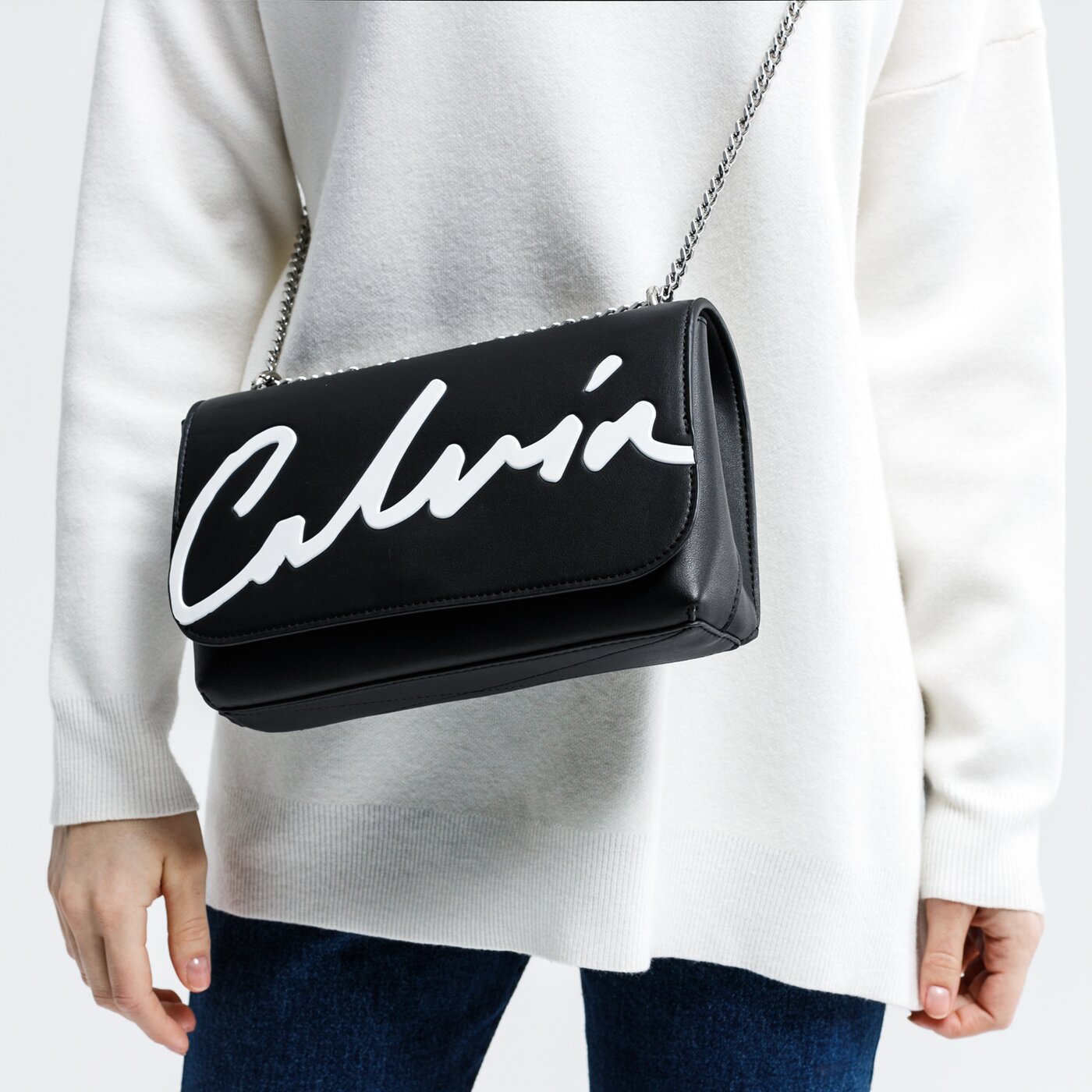 Damska torebka CALVIN KLEIN TOREBKA SCULPTED FLAP EW XBODY k60k606572bds kolor czarny