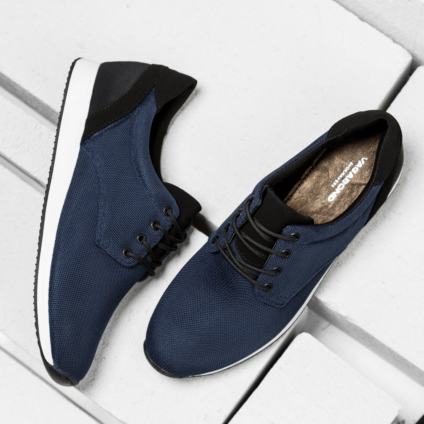 Damskie sneakersy (buty) VAGABOND KASAI 432518064 kolor granatowy