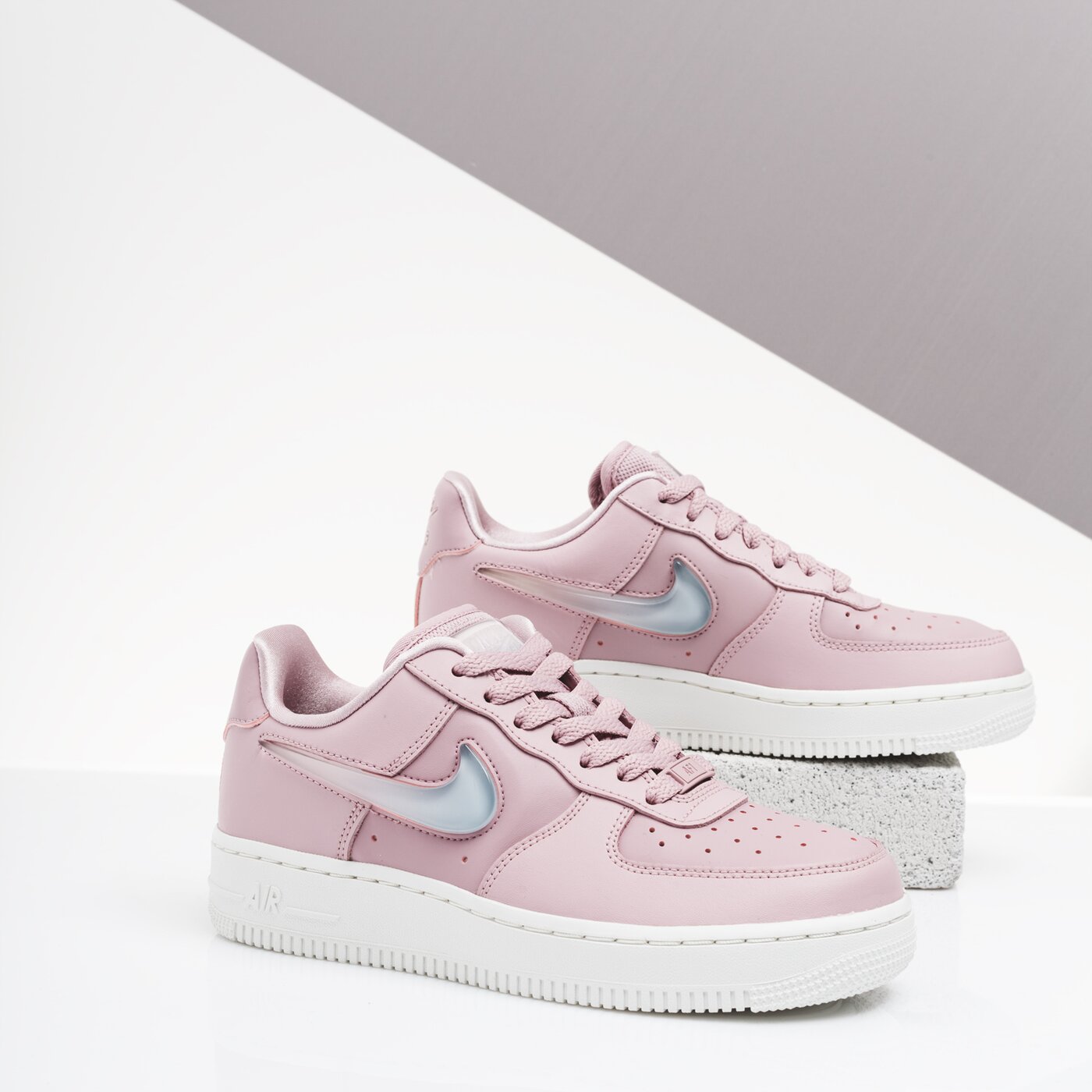Damskie sneakersy (buty) NIKE W AIR FORCE 1 '07 SE PRM ah6827-500 kolor fioletowy