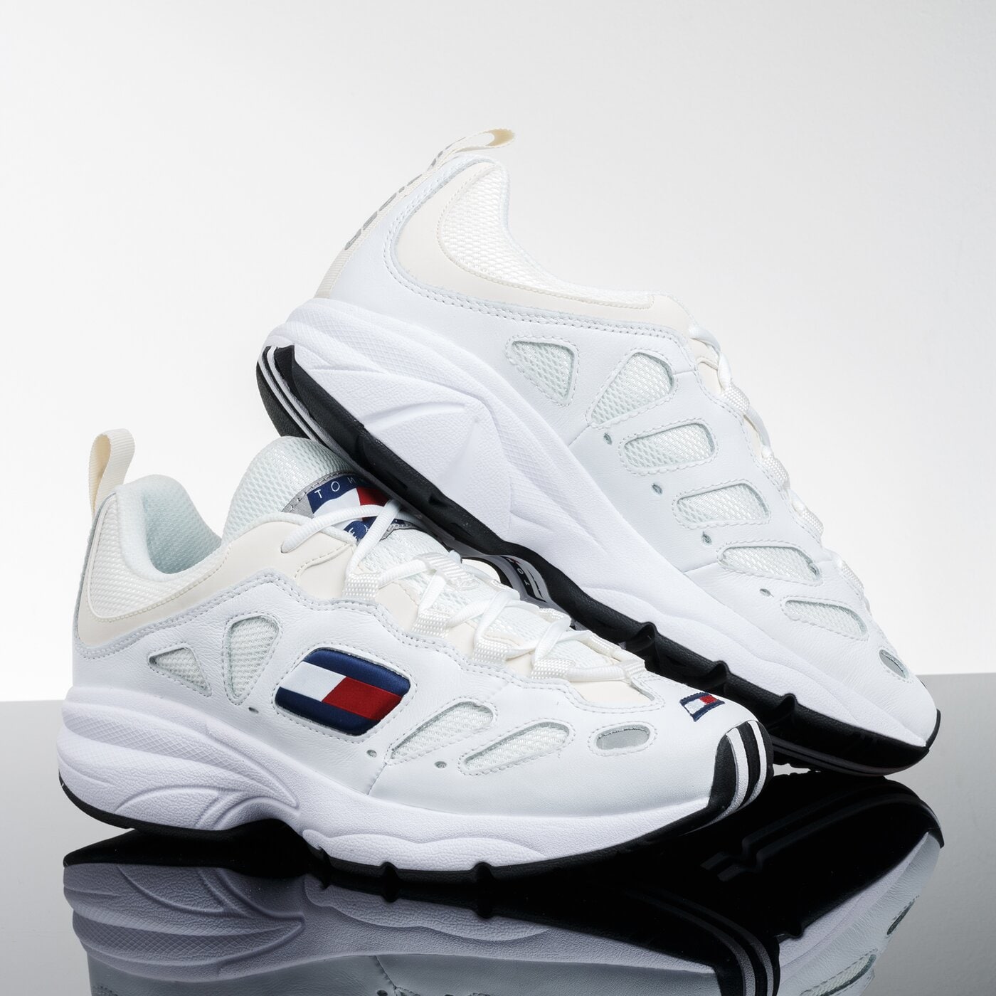 Męskie sneakersy (buty) TOMMY HILFIGER NEVIS 01C2 em0em00344100 kolor biały